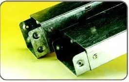 K.T #18 2" X 4" 鐵槽 (2.44米)連蓋及槽駁